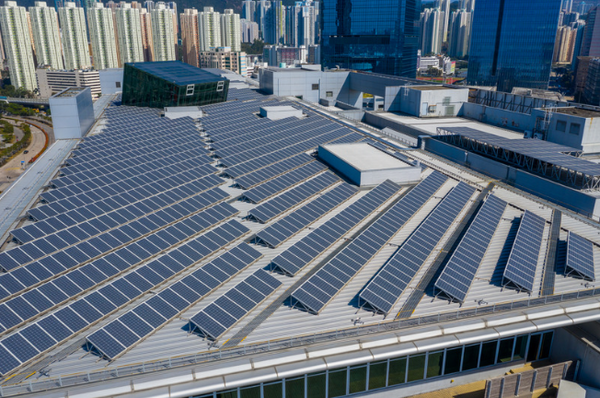 Solarmodule auf öffentlichen Gebäuden – nicht weit verbreitet
